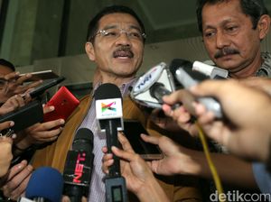 Eks Mendagri Gamawan Fauzi Diperiksa KPK Eks Mendagri Gamawan Fauzi Diperiksa KPK