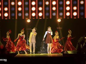 AkMu Buka Konser Saranghaeyo Indonesia 2016 dengan Manis AkMu Buka Konser Saranghaeyo Indonesia 2016 dengan Manis