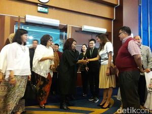 Nadine Chandrawinata ke Kantor Susi, Ada Apa Ya?