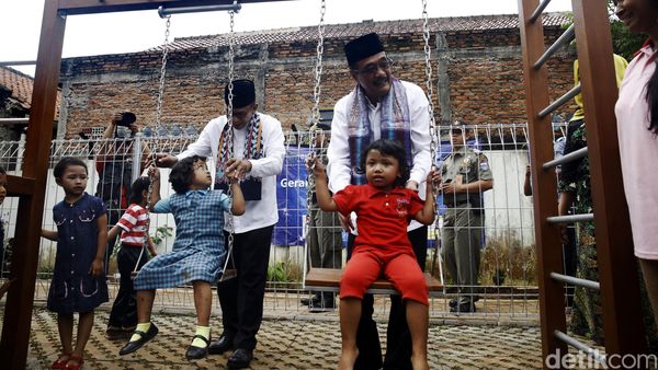 Wagub Djarot Resmikan RPTRA Pinang Pulo