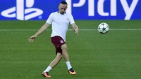 Salah satu pesepakbola top yang pernah terjerat kasus prostitusi adalah Franck Ribery. Pada 2010 silam, pemain Bayern Munich ini didakwa atas kasus prostitusi di bawah umur. Tapi kasusnya dihentikan karena Ribery dinilai tak tahu bahwa perempuan yang dibayarnya masih di bawah umur. (Foto: AFP PHOTO / JAVIER SORIANO)