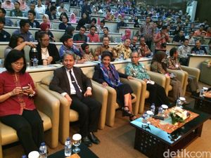 Beri Kuliah Umum di IPB, Susi: Saya Ini Menteri Paling Tidak Berpendidikan