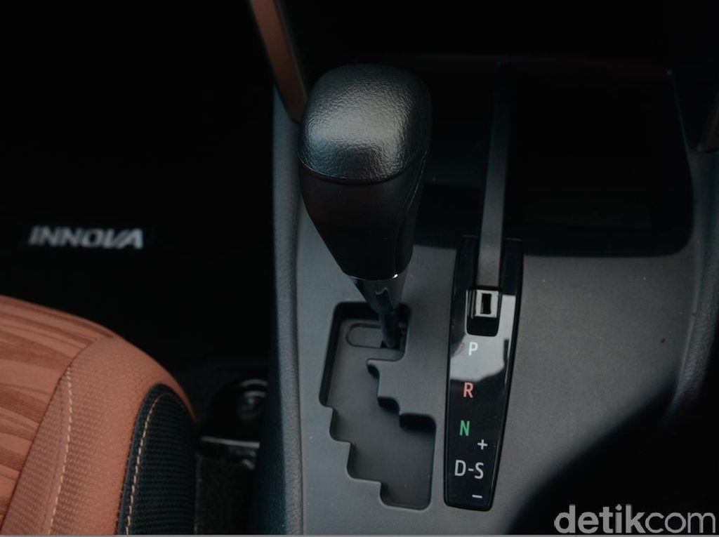 Mengenal Transmisi Mobil dan Cara Menggunakannya Mengenal Transmisi Mobil dan Cara Menggunakannya