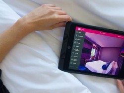 Inovasi Hotel Masa Depan, Dilayani Robot & Dikontrol Pakai Suara