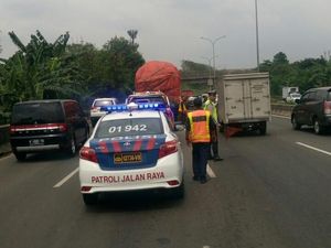 Ada Truk Terguling, Tol Purbaleunyi Arah Jakarta Macet 4 Km