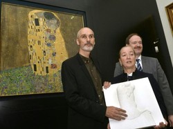 Penyandang Tunanetra Kini Bisa Sentuh Lukisan Gustav Klimt