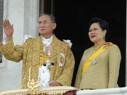 Sirikit, Pianis Cantik yang Setia Dampingi Raja Thailand Hingga Akhir Hayat