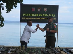 Konflik Panjang Berakhir, 2 Desa di Ambon Berdamai dan Serahkan Senpi