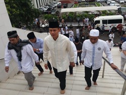 Agus Yudhoyono Salat Jumat di Al-Azhar, Adhyaksa Dault Jadi Khatib