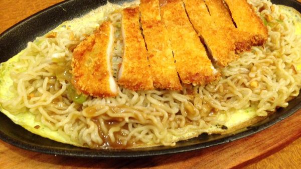 Mencicipi Yakitori Gurih dan Mie Hotplate dengan Chicken Katsu