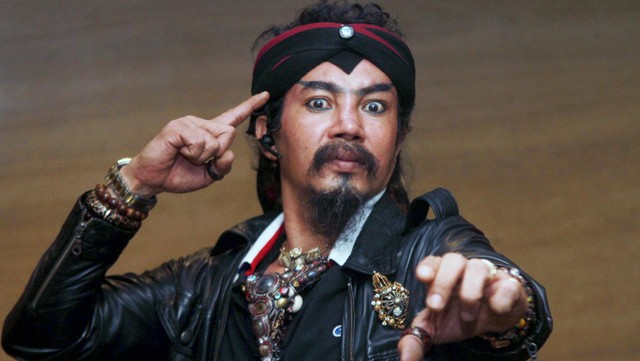 Berita Seputar Selebriti Insertlive Terkini : Limbad Malah Ketiduran Didengarkan Al-Qur'an oleh Imigrasi Jeddah