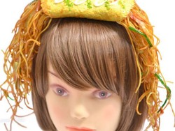 Cantik Menggiurkan, Omelet dan Spaghetti Jadi Hiasan Rambut