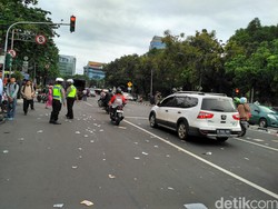 Pendemo Ahok di Depan Balai Kota Mulai Bubarkan Diri