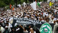 Lautan Massa Bela Islam di Depan Balai Kota