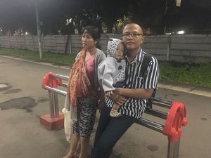 Ibu Hamil Keluhkan Kursi Jemuran di Stasiun Pasar Minggu
