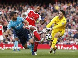 Arsenal Menang 3-2 atas Swansea