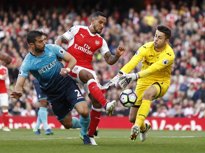 Arsenal Menang 3-2 atas Swansea