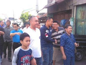 Agus Yudhoyono Sambangi Klender Jaktim, Warga Berebut Bersalaman