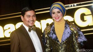 Keluarga Indra Bekti Bertema Nusantara