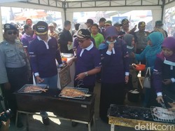 Ratusan Nelayan Banyuwangi Ramaikan Festival Bakar Ikan