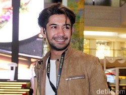 Reza Rahardian Perankan Tokoh Absurd di Film Terpana