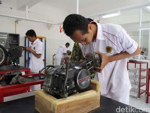 SMK Dapat Rp 500 Juta untuk Cetak Tenaga Siap Kerja SMK Dapat Rp 500 Juta untuk Cetak Tenaga Siap Kerja
