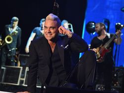 Pria Ngaku Diculik Alien, Bertemu Robbie Williams