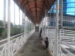 Kurangi Macet di Thamrin, Anies akan Bongkar Halte TransJ Tosari