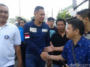 Agus Yudhoyono Blusukan ke Pasar Klender, Janji Perhatikan dan Rapikan PKL