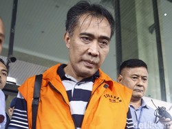 Ditahan KPK, Ketua Komisi A DPRD Kebumen Mengaku Hanya Bawa Uang Suap