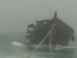 Diserang Petasan saat Sergap Kapal Penyelundup, 5 Petugas Bea Cukai Terluka