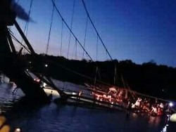 8 Korban Meninggal Ambruknya Jembatan Kuning Diserahkan ke Keluarga