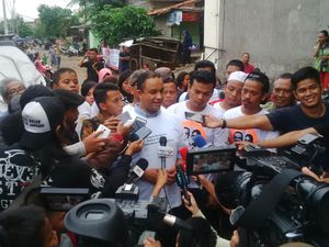 Warga Waru Doyong ke Anies: Kalau Jadi Gubernur, Jangan Gusur Kami