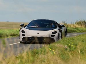 Pengganti McLaren 650S Tampil di Jalanan Pengganti McLaren 650S Tampil di Jalanan
