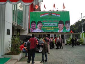 Jelang Deklarasi Dukungan, Wajah Ahok-Djarot Terpampang di Kantor PPP