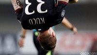 Juraj Kucka merayakan golnya. REUTERS/Alessandro Garofalo.