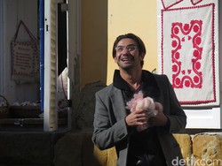 Reza Rahadian Bikin Tenang Laudya Cynthia Bella di SYTD 2