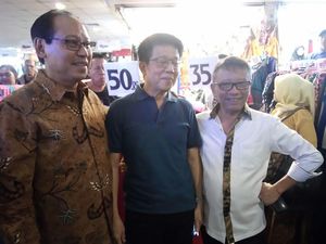 Djan Faridz Dampingi Dirjen Pajak Blusukan ke Pasar Tanah Abang