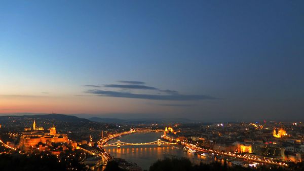 Keindahan dan Romantisme Budapest di SYTD 2