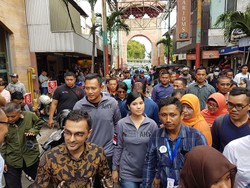Nostalgia, Agus Yudhoyono Kunjungi Pasar Baru Bareng Annisa Pohan
