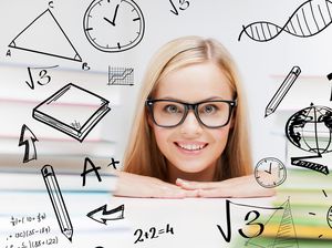 Orang Berkacamata Sering Dikira Lebih Pintar, Ini Sebabnya