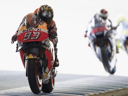 Rossi dan Lorenzo Sama-Sama Crash di Motegi, Marquez: Aneh