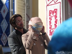 Syuting SYTD2, Reza Rahadian Mesra dengan Raline Shah di Szentendre