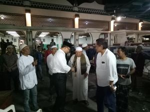 Ke Masjid Luar Batang, Anies: Ini Tempat Bersejarah, Harus Diperhatikan