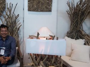 Pria Ini Sulap Limbah Kayu Jadi Produk Bernilai Jual dan Diekspor ke Eropa