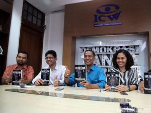 Saldi Isra Kritisi Kebijakan Hukum Jokowi-JK Lewat Buku