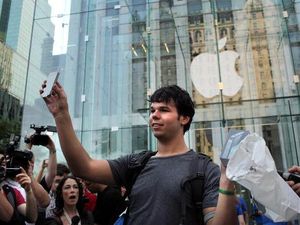 Jualan iPhone Turun, Apple Masih Paling Untung