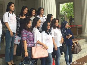 Arsitek Dee Adnan Datang ke Balai Kota, Kenalkan Relawan Gadis Ahok