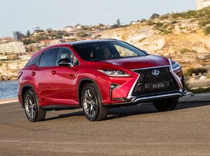 Ada SUV, Penjualan Lexus Meroket