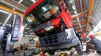 Mengintip Pusat Perakitan UD Truck di Indonesia